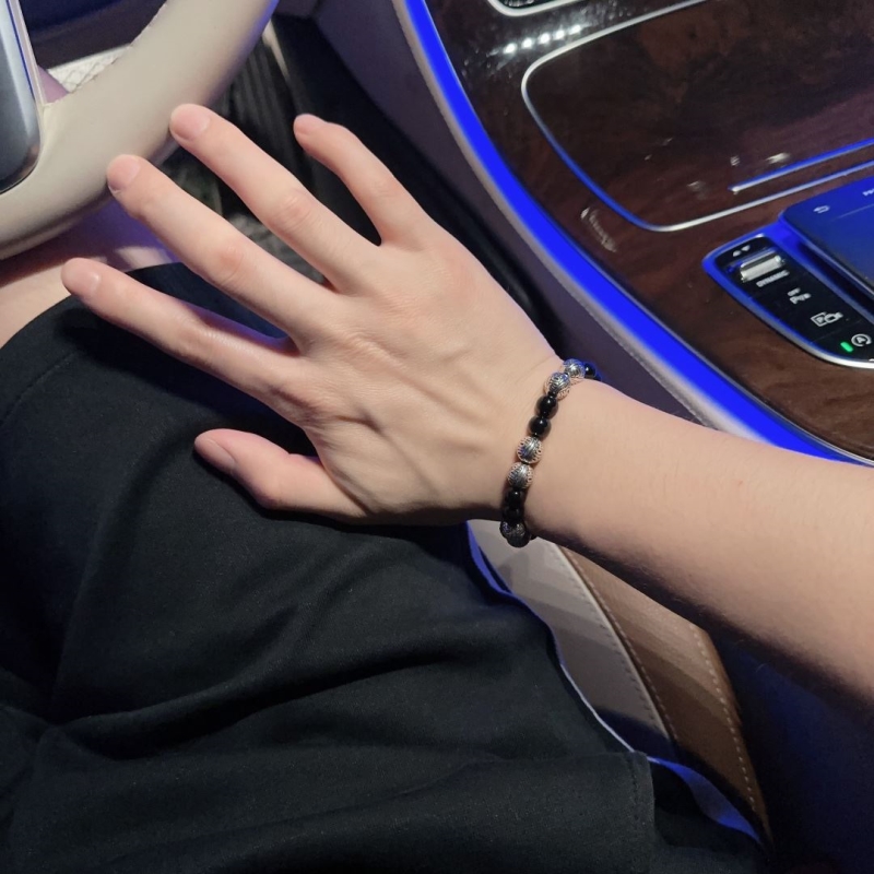 chr1st1an D10r bracelets